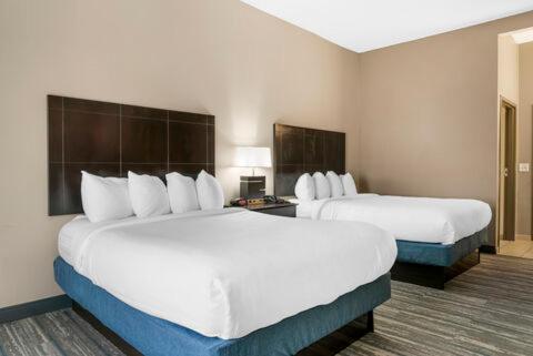 Comfort Inn & Suites Toledo Bagian luar foto