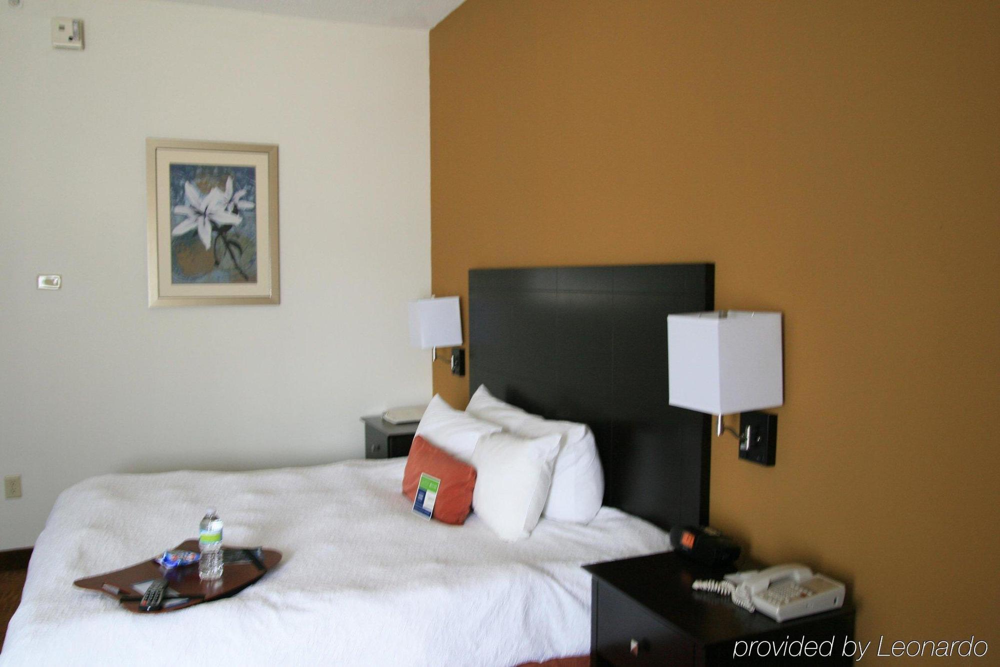 Comfort Inn & Suites Toledo Bagian luar foto