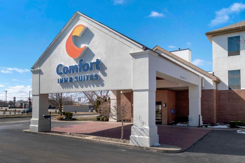Comfort Inn & Suites Toledo Bagian luar foto